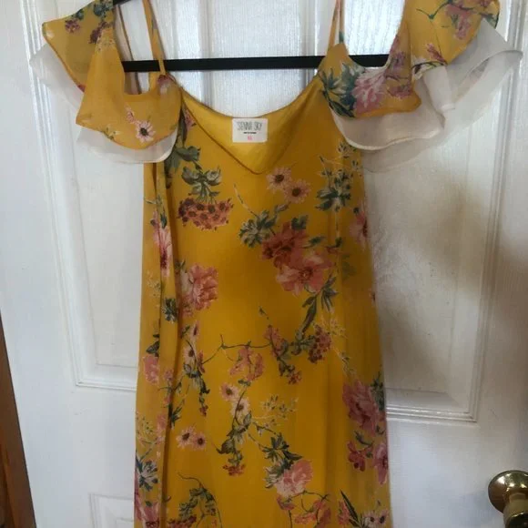 Sienna Sky cold shoulder floral dress Size XS - Picture 2 of 7